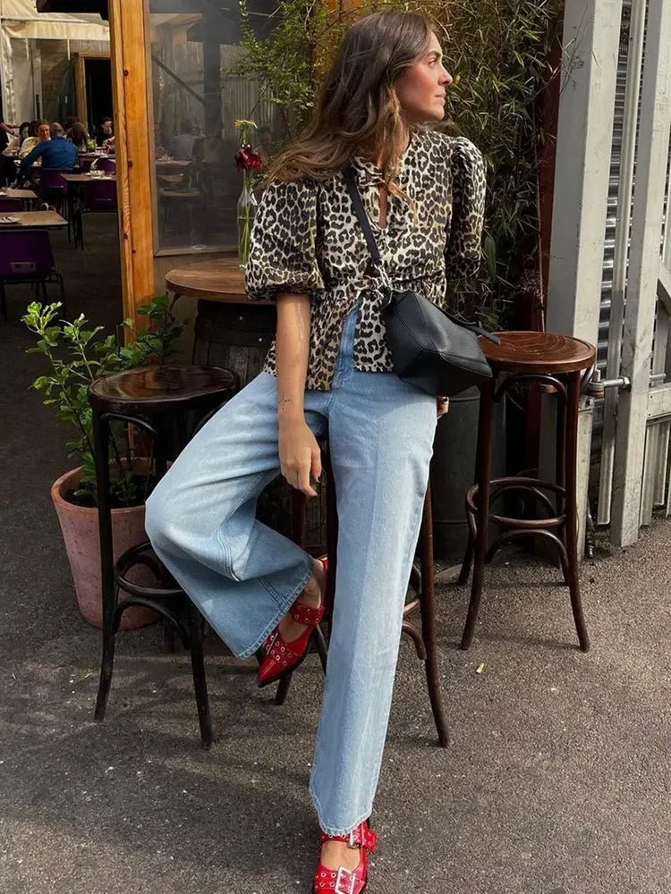 Saar - Trendy Leopard Print Top