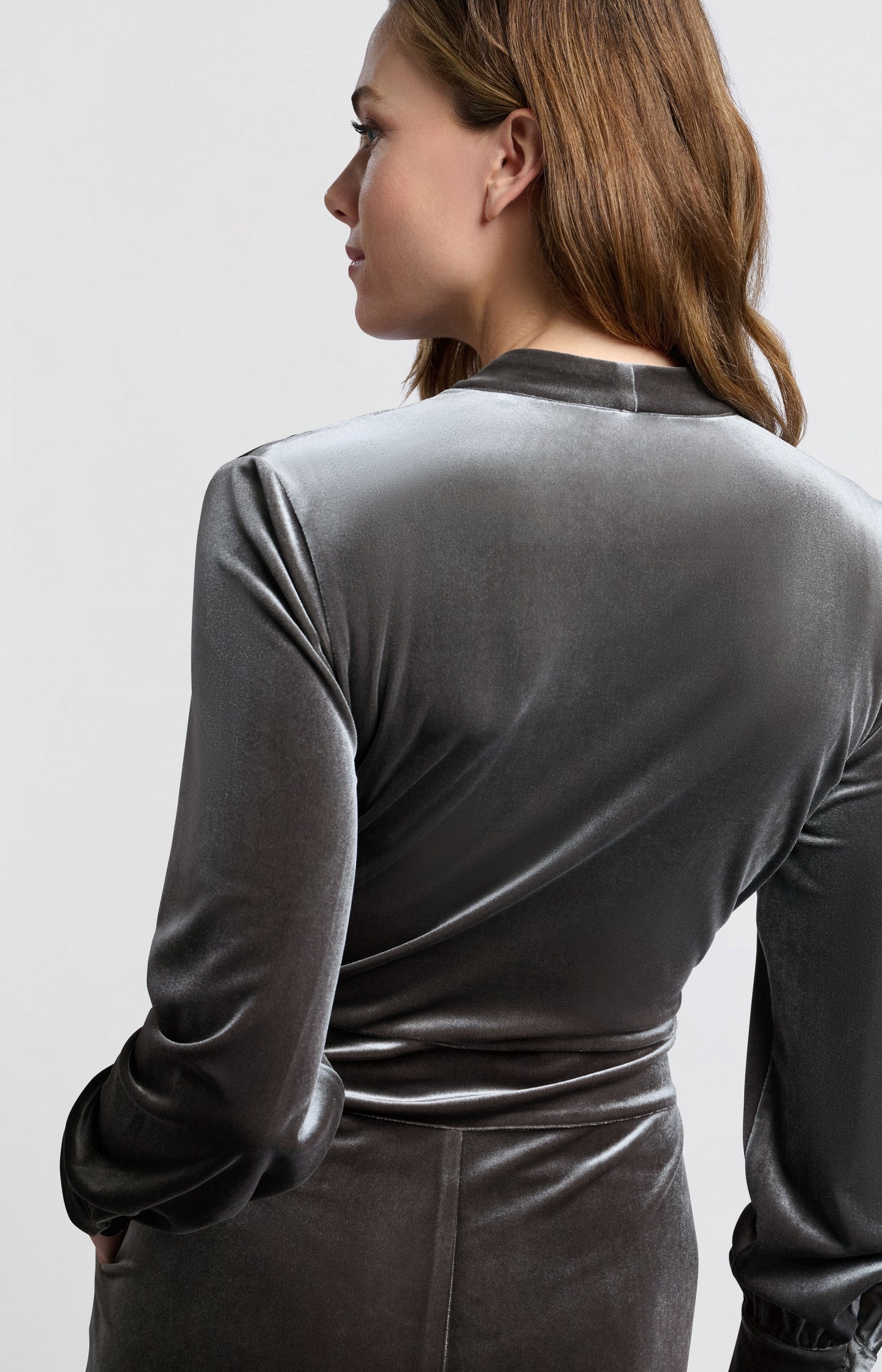Isaline – Fluwelen Jumpsuit met Strikceintuur