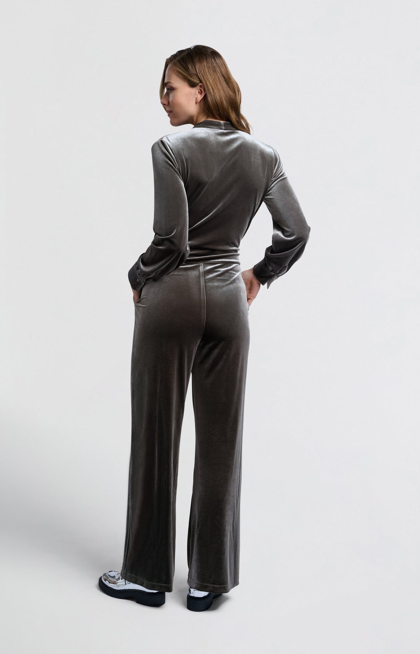 Isaline – Fluwelen Jumpsuit met Strikceintuur