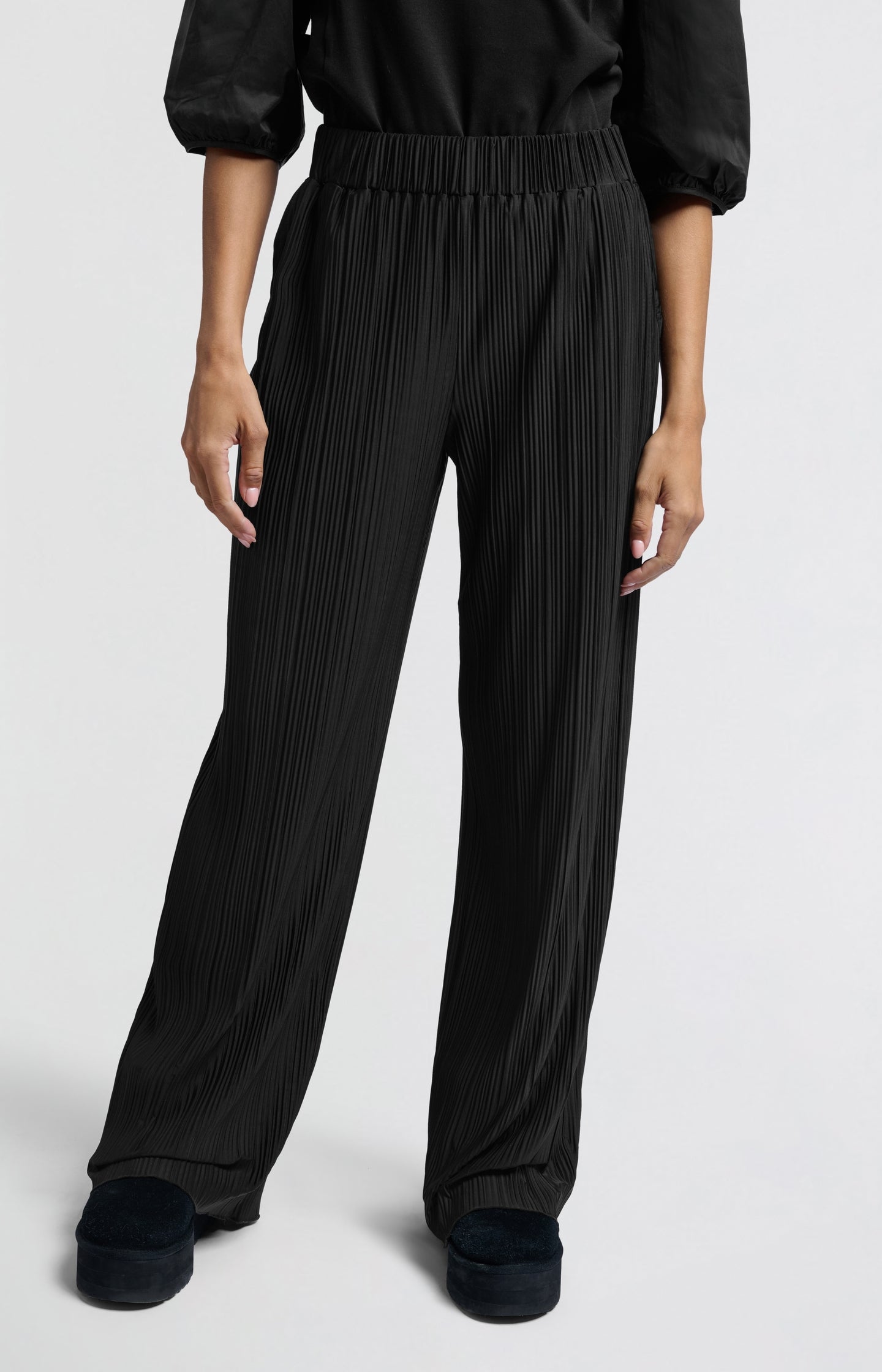 Elena – Elegante Plooibroek met Elastische Tailleband