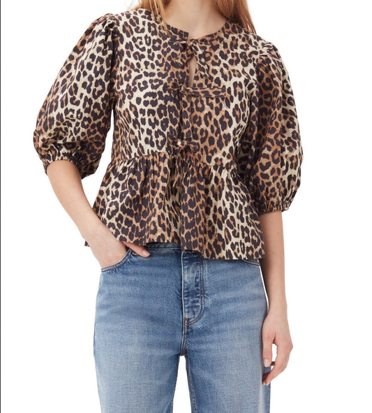 Saar - Trendy Leopard Print Top